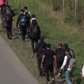 Fico összehívatta a szlovák parlamentet, hogy zárják le a magyar határt